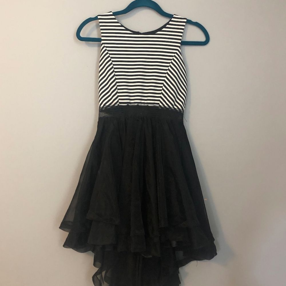 Ava & Yelly Girls Black & White Striped Dress Tulle Waterfall Skirt - Size 14